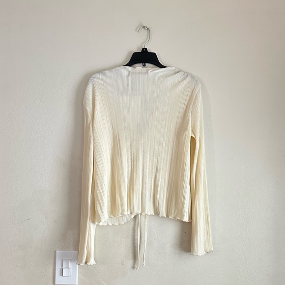 Merritt Charles Gigi Tietop Ivory Crinkle Top Size M NWT - Picture 4 of 7